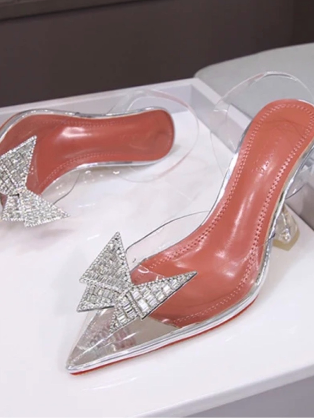 Zuobou ⚜️💎⚜️ Clear Lucite Pointed Slingback Heels with Crystal Bow Accent
